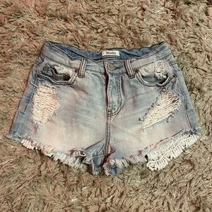 Mudd High Waisted Light Wash Distressed Jean Shorts w/ Crochet Pockets | Size: 7